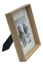 Load image into Gallery viewer, Natural Wood Box Style 5 X 7 Photo Frame
